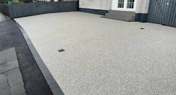 Resin bound driveway project in Haslemere, Surrey — project 9